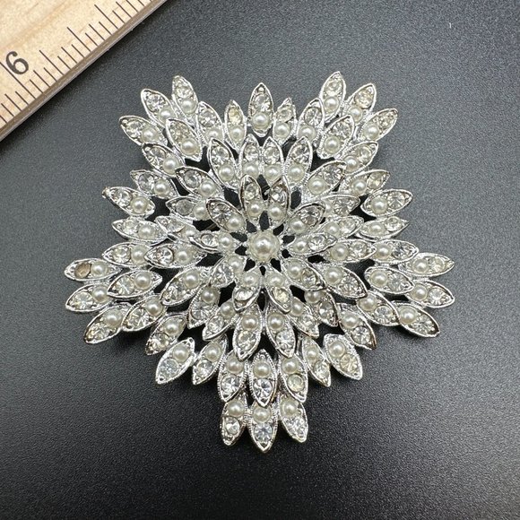 Snowflake Star Classics Collection Silvertone and iridescent rhinestone Brooch - Picture 1 of 11